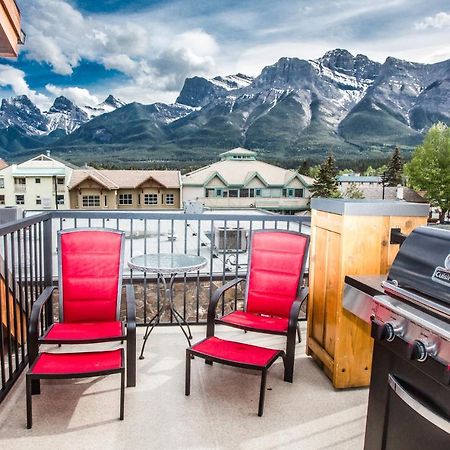Villa The Lookout - Top Floor Corner Unit With Stunning Views Canmore Exterior foto