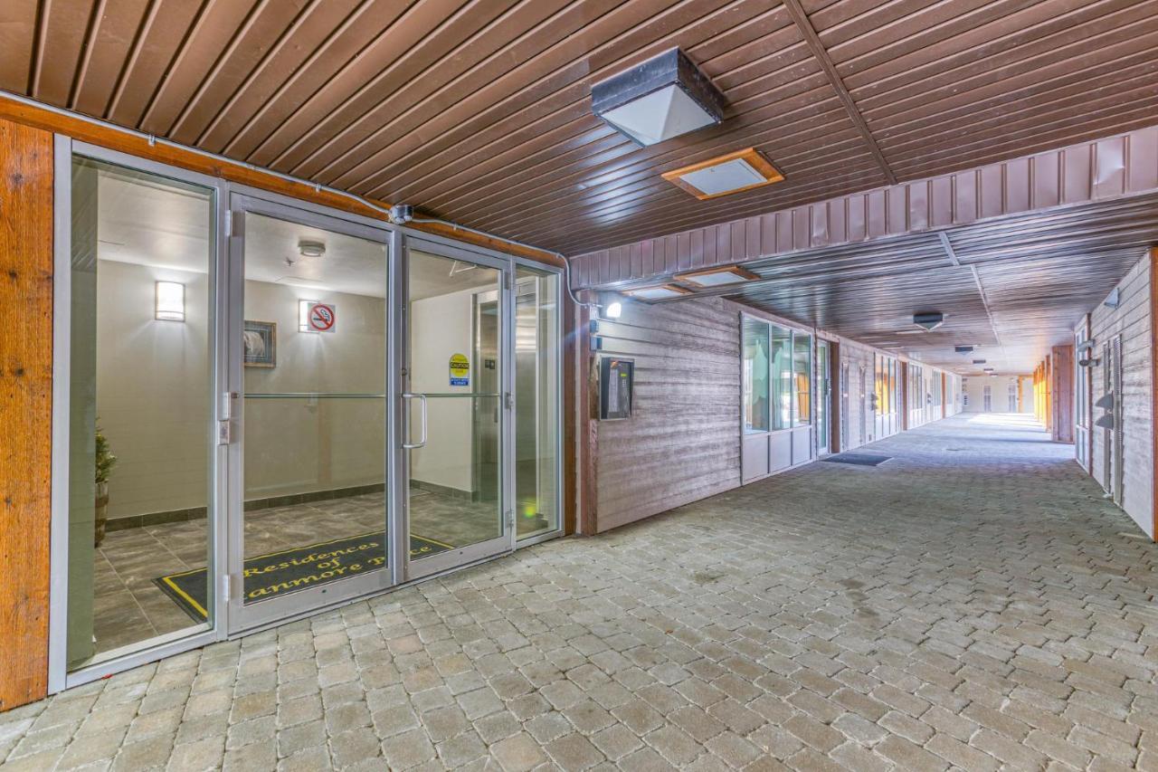 Villa The Lookout - Top Floor Corner Unit With Stunning Views Canmore Exterior foto