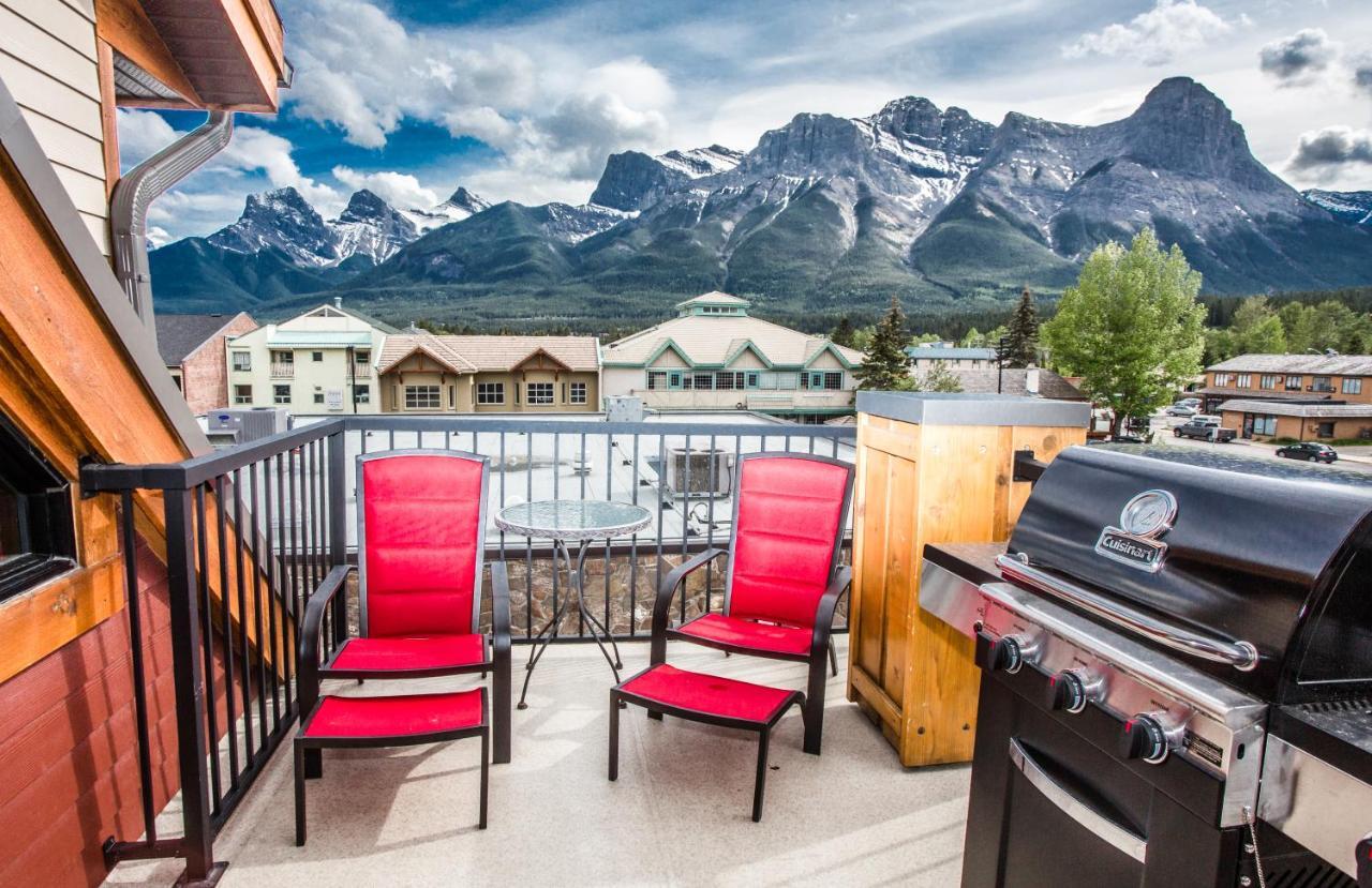 Villa The Lookout - Top Floor Corner Unit With Stunning Views Canmore Exterior foto