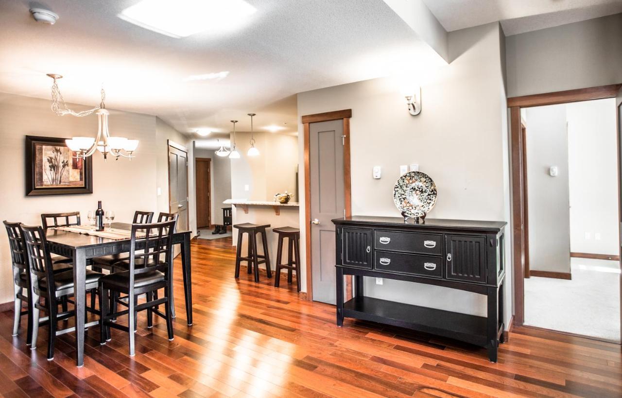 Villa The Lookout - Top Floor Corner Unit With Stunning Views Canmore Exterior foto